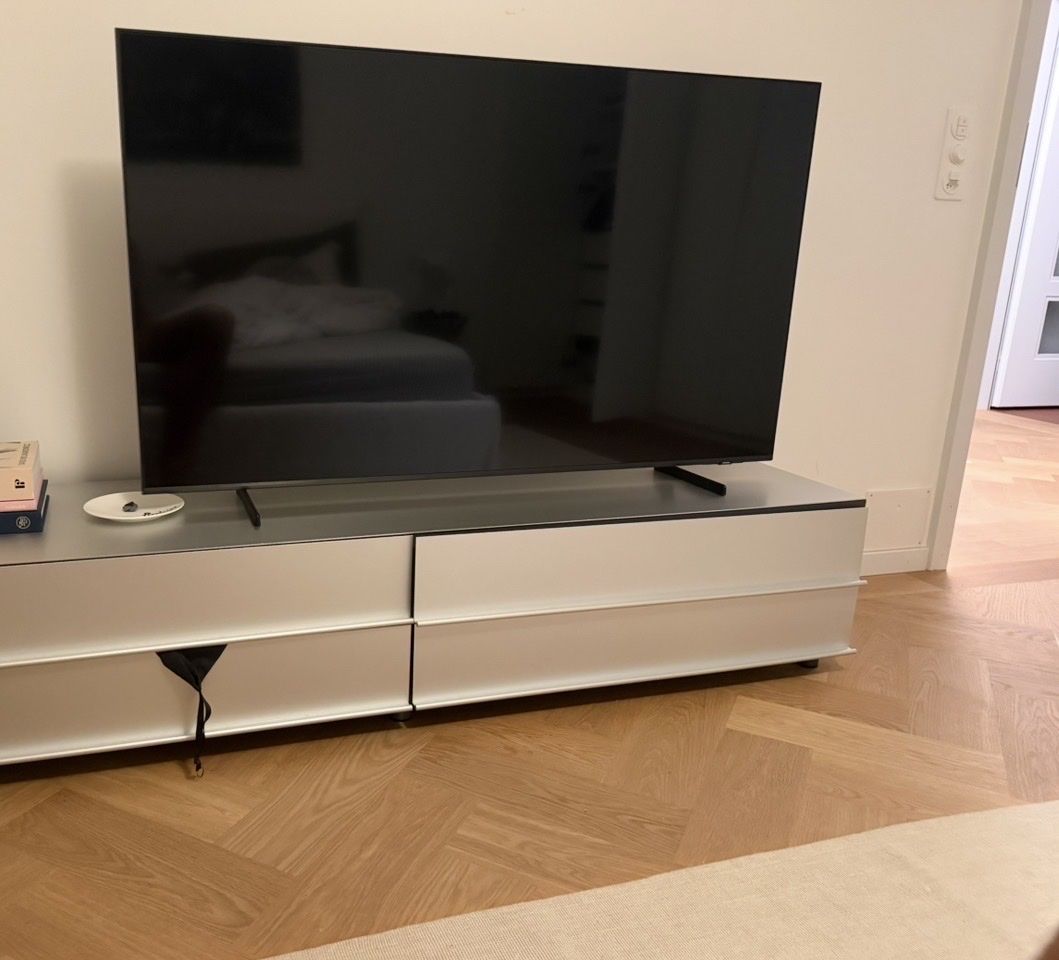 Samsung Fernseher: Samsung TV, Flat Screen, Black, Like New Condition – Neu (gemäss Beschreibung) aus Zürich von lou_n5jn