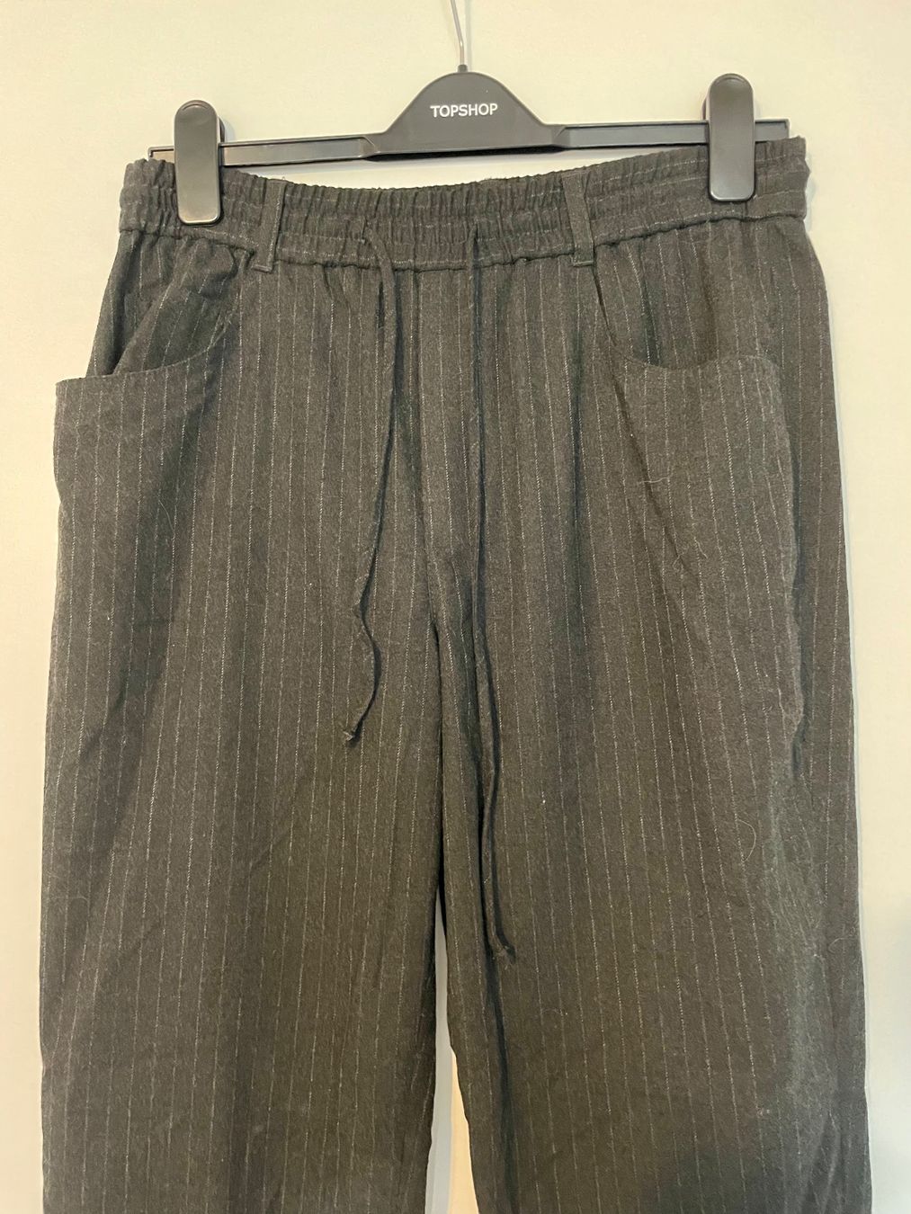 Zara Pantaloni: Tailored trousers – Usato da Roche VD venduto da closetcleanse 2