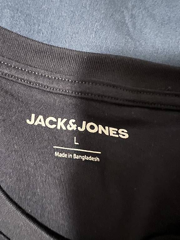 T-shirt: T-shirt Jack and Jones L – Usato da Viganello venduto da bia_x25w 1