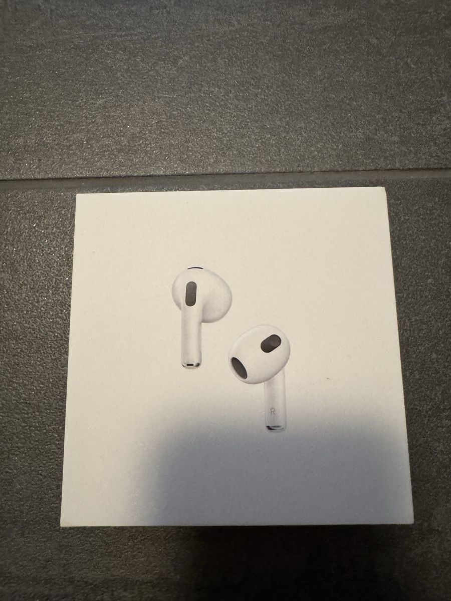 Apple Cuffie: Apple AirPods 3rd Gen – Usato da Jona venduto da jon_m9hx