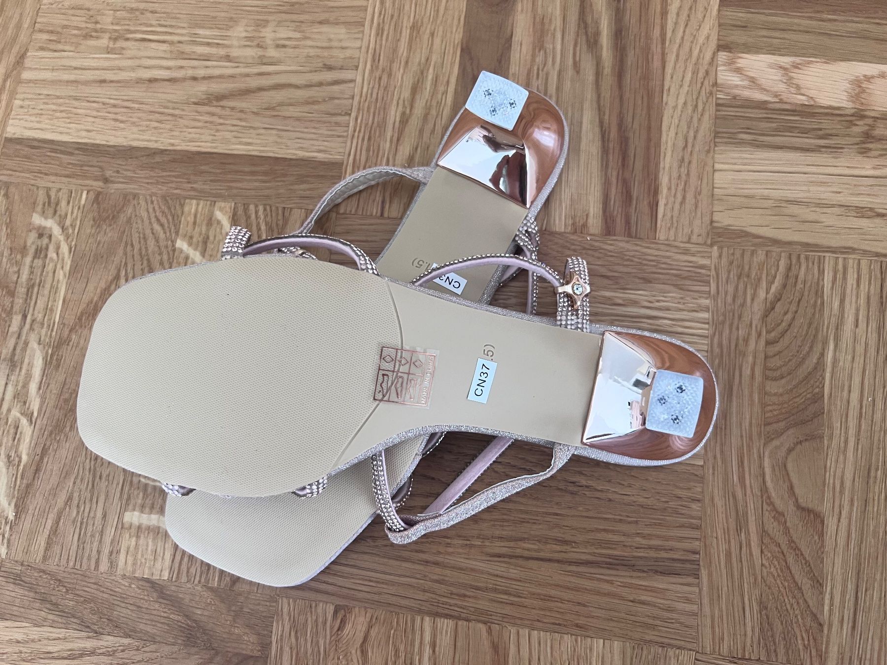 Shein Scarpe da donna: Shein sandalen 37 – Nuovo e nell'imballaggio originale da Neuhaus SG venduto da bernike 1