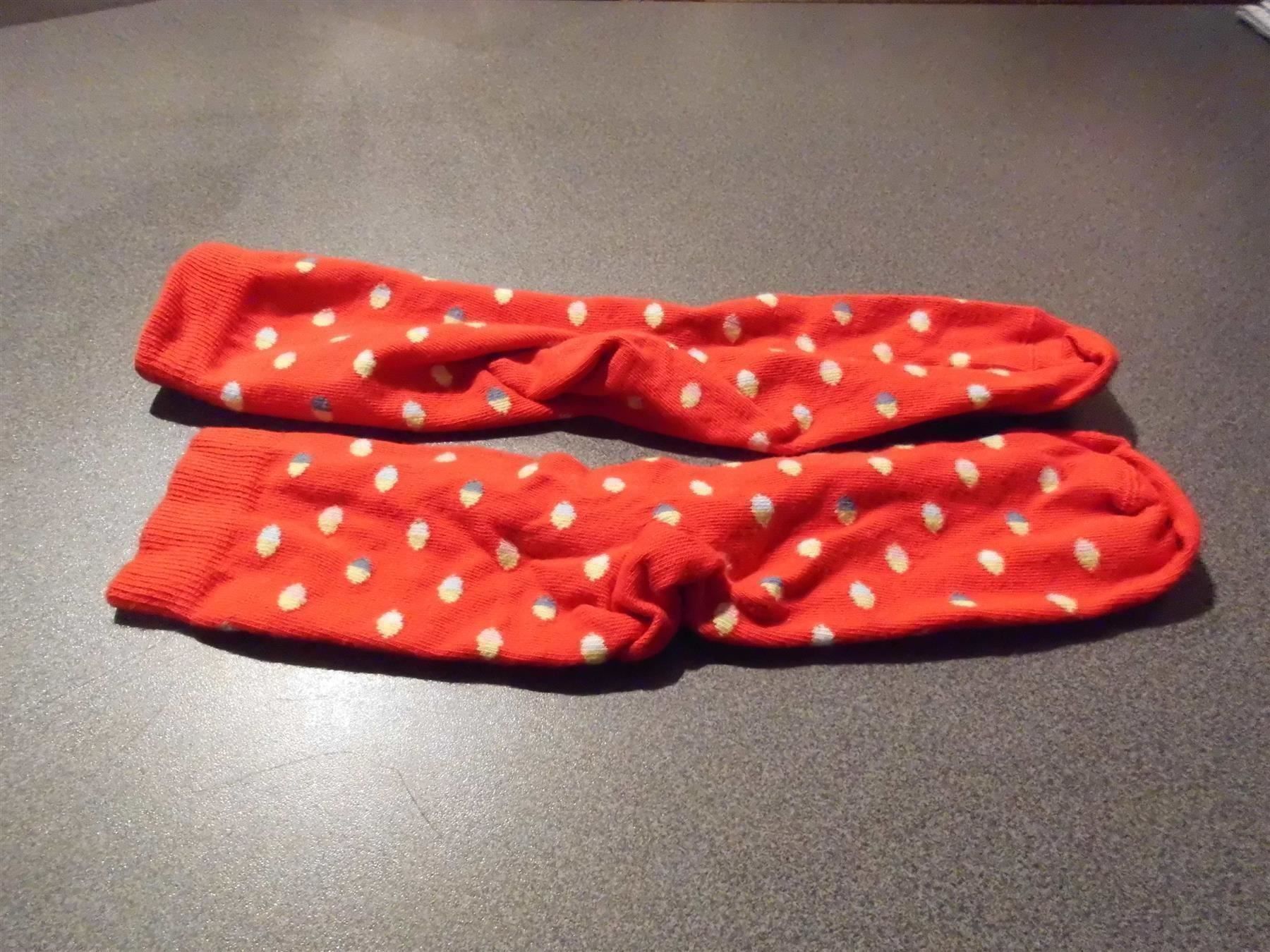Socken: Socken One Size, rot/Punkte – Gebraucht aus Zürich von Motzkuh