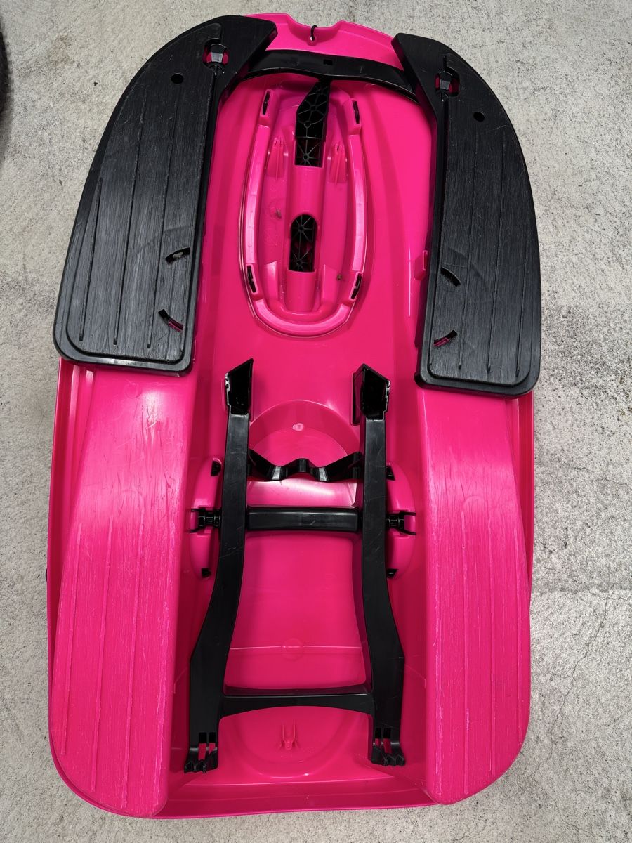 Schlitteln: Guterhaltene Kinderbob, pink – Gebraucht aus Oberkirch LU von Kusi750 1
