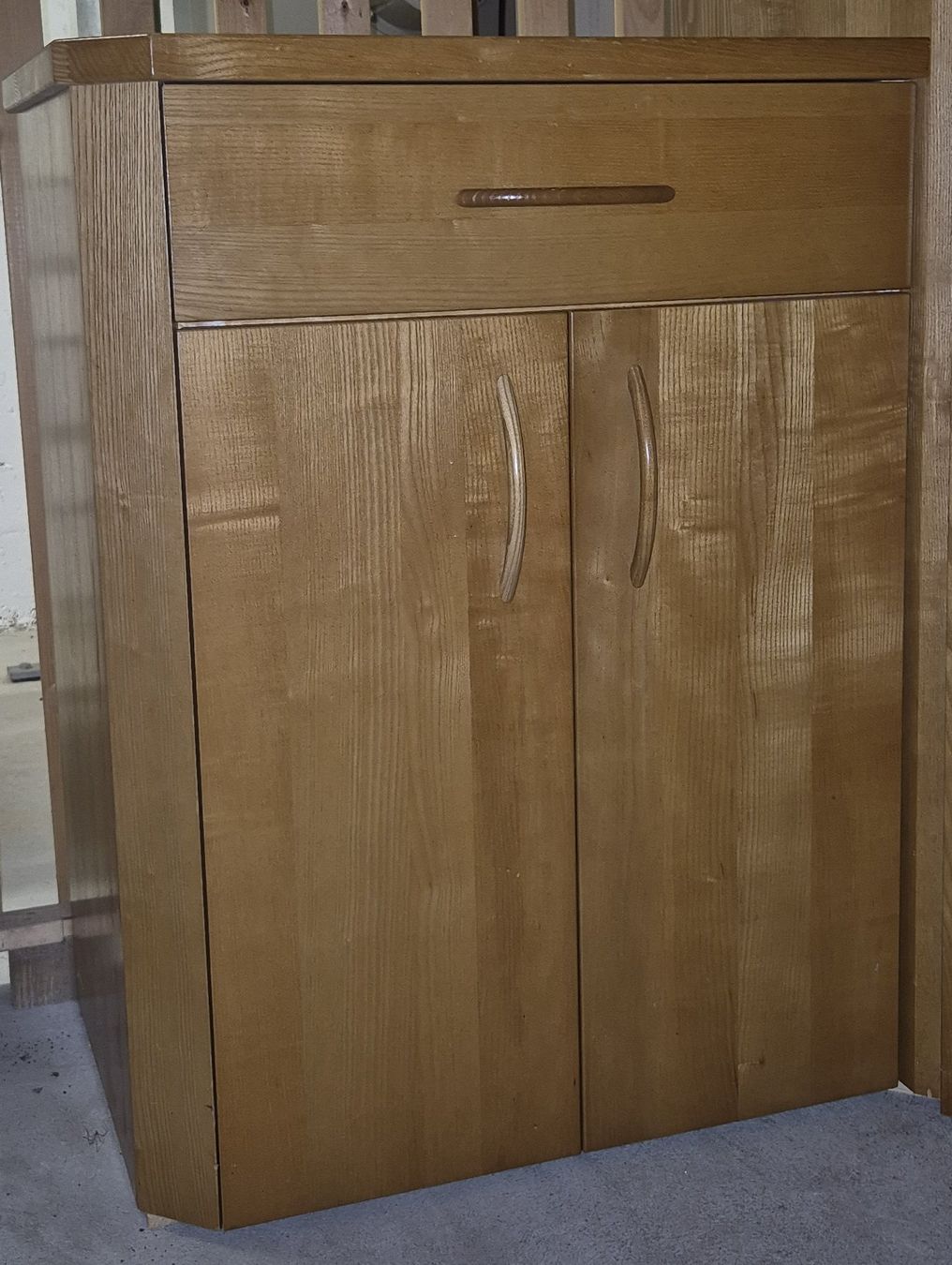 Garderobe: Massgefertigte Eckgarderobe aus Eichenholz (Massiv) – Gebraucht aus Hinwil von Iceeagle 4