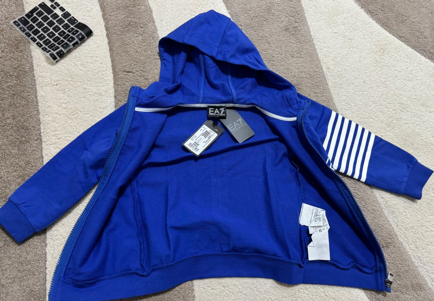 Armani Maglioni & Felpe: PULLOVER SWEATSHIRT ARMANI – Nuovo e nell'imballaggio originale da Zürich venduto da Mina_09 2