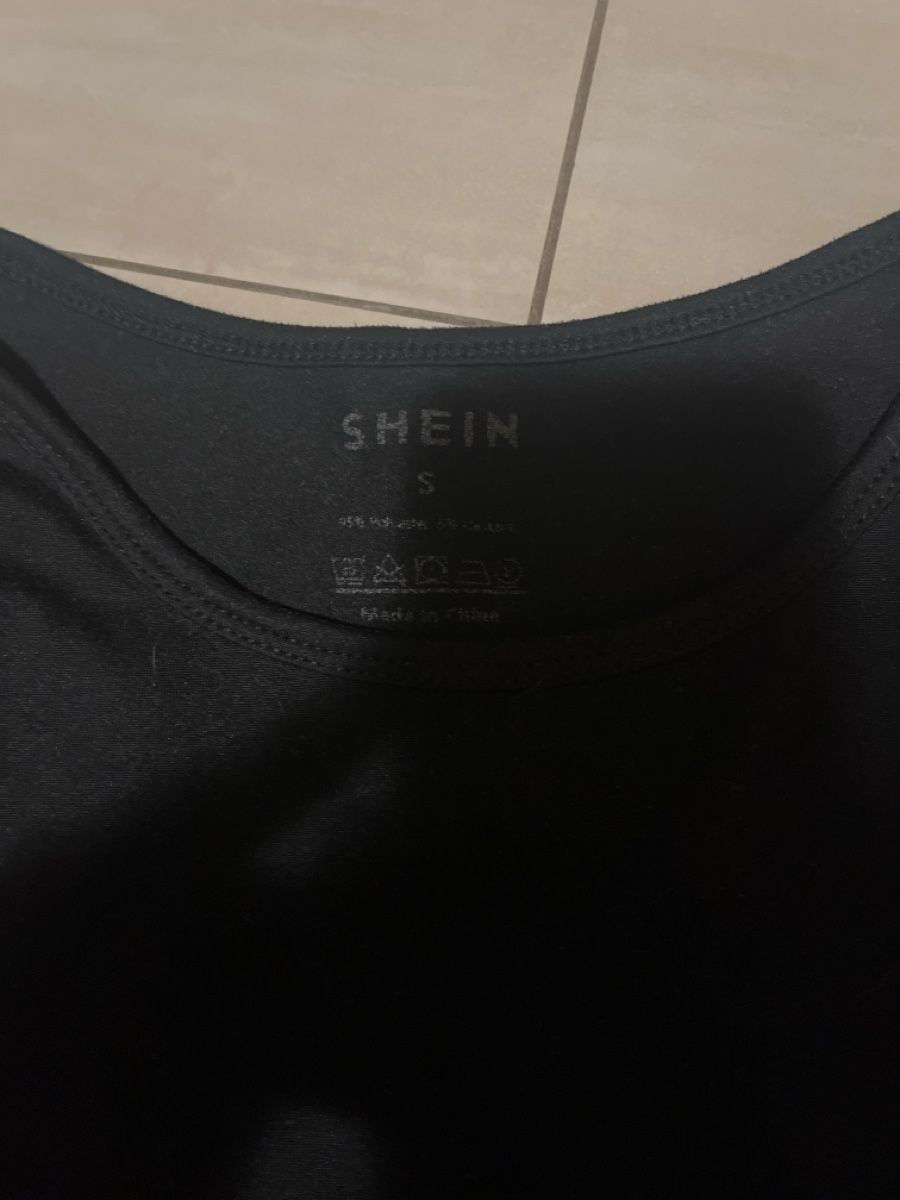 Shein T-Shirts: T-shirt Shein – Gebraucht aus Icogne von Molfo 1