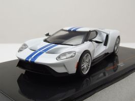 Ford GT 2017-2022 weiss / blau       1:43 von IXO