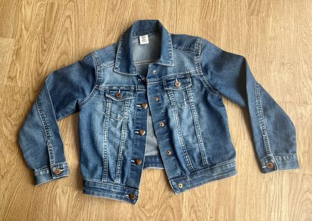 Gut erhaltene Jeansjacke für Mädchen, Grösse 122