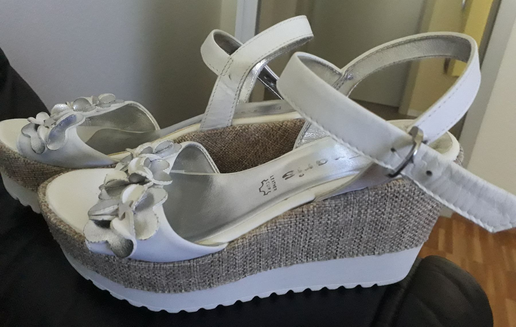 Scarpe da donna: Keilsandalette – Usato da Schliern b. Köniz venduto da diletac 8