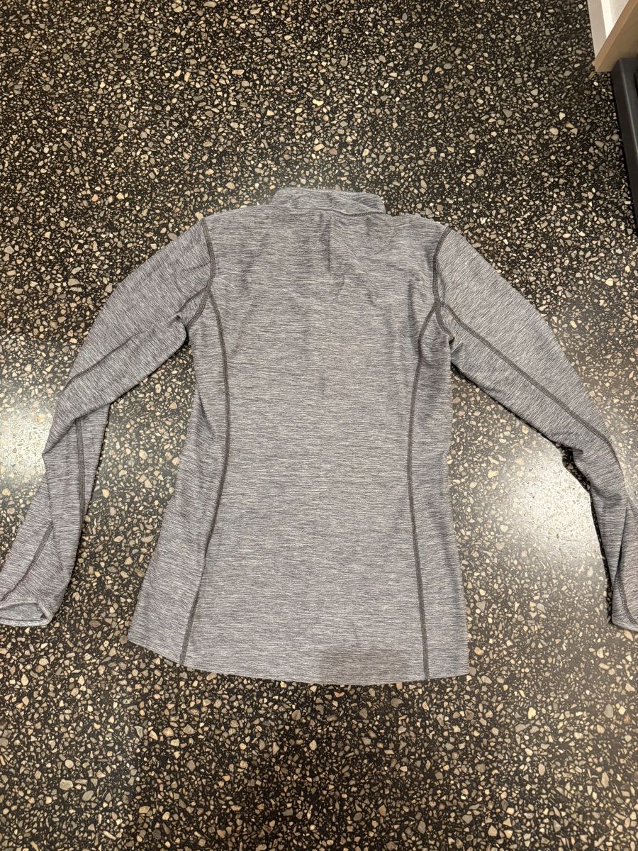 North Face Tops: North face long sleeve sweater size small – Gebraucht aus Zürich von gva_r9gs 3