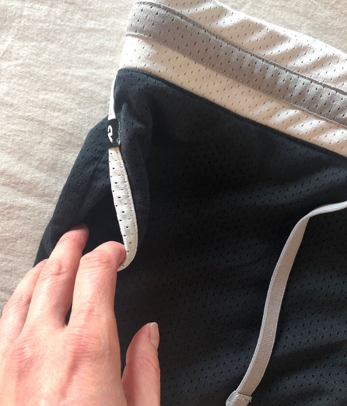 Nike Pantaloni: Schwarze Nike-Shorts S – Usato da Agno venduto da hibikama 3
