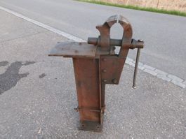 Schraubstock / Schmiede / Antike / Kunst/ Werkstatt / Bau