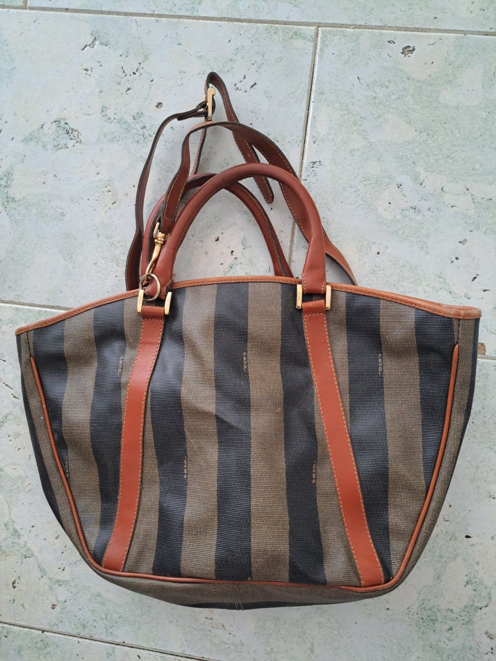 Fendi Taschen für Damen: Fendi Handtasche – Gebraucht aus Pfäffikon ZH von Valsangiaccomo 1