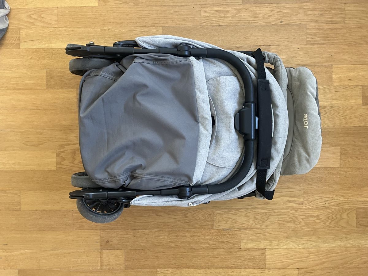 Joie Kinderwagen: Joie Kinderwagen Reisebuggy grau  – Gebraucht aus Zürich von Danyelsky 5