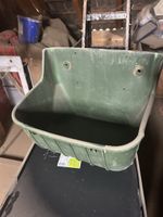  2 Grüne Futterkrippe / Tränke für Stall, sehr robust,