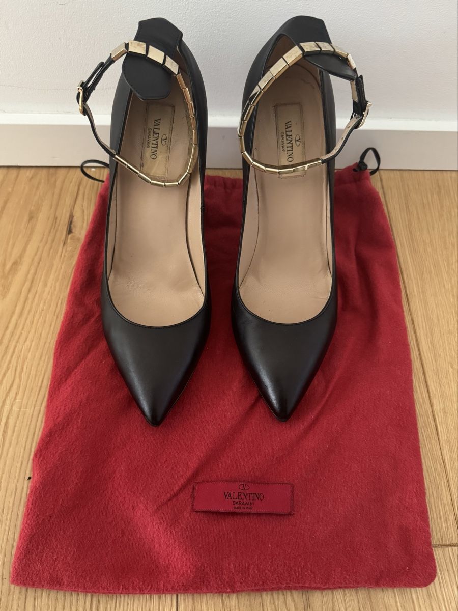 Valentino Scarpe da donna: Valentino Garavani black pumps – Usato da Paradiso venduto da Edith_store