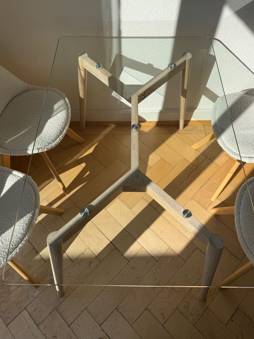 Maisons du monde Tavoli: Schöner Glastisch mit Holzbeinen – Usato da Zürich venduto da ame_r6dk 3