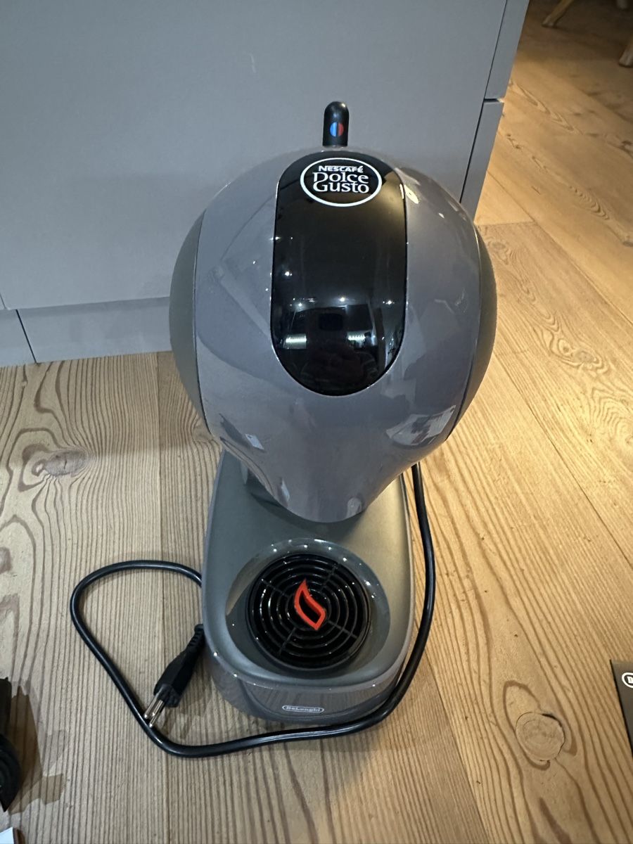 De'Longhi Macchine per caffè & Macchine per espresso: Kaffeemaschine – Usato da Dübendorf venduto da Zuerimuusli 1