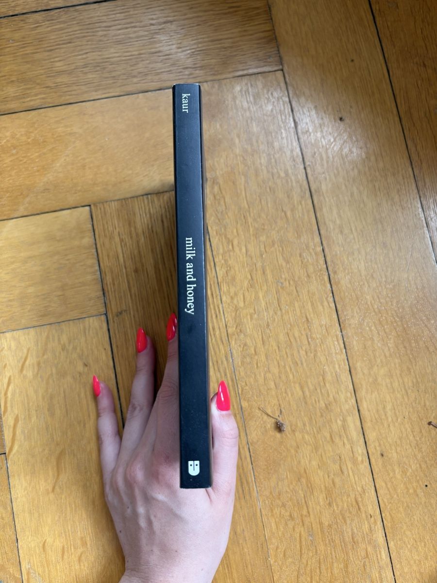 Libri: Milk and Honey by Rupi Kaur  – Usato da St. Gallen venduto da KatieEugster 2