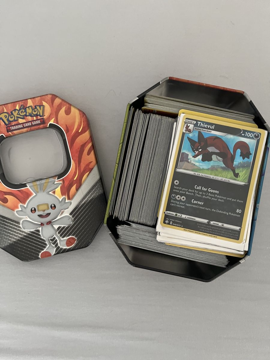 Pokémon Sammelbilder & Trading cards: Pokemon Karten Sammlung mit Blechbox, Top Zustand! – Neu (gemäss Beschreibung) aus Kreuzlingen von luk_nn5w