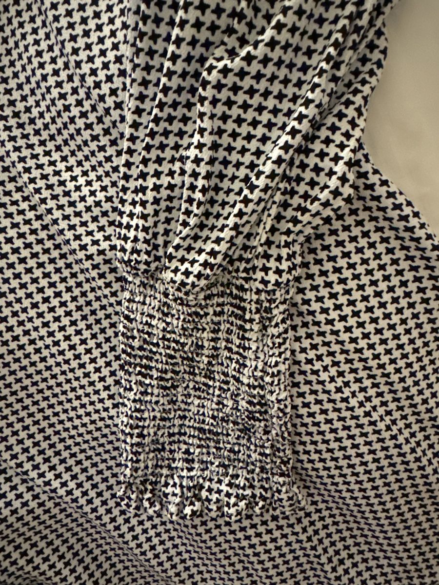 Zara Blusen: Schwarz weisse Bluse Zara – Gebraucht aus Binz von kratzer01 2