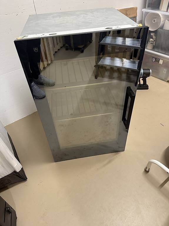 Frigoriferi: V-Zug Einbau Weinkühlschrank – Usato da Kloten venduto da nab_287m