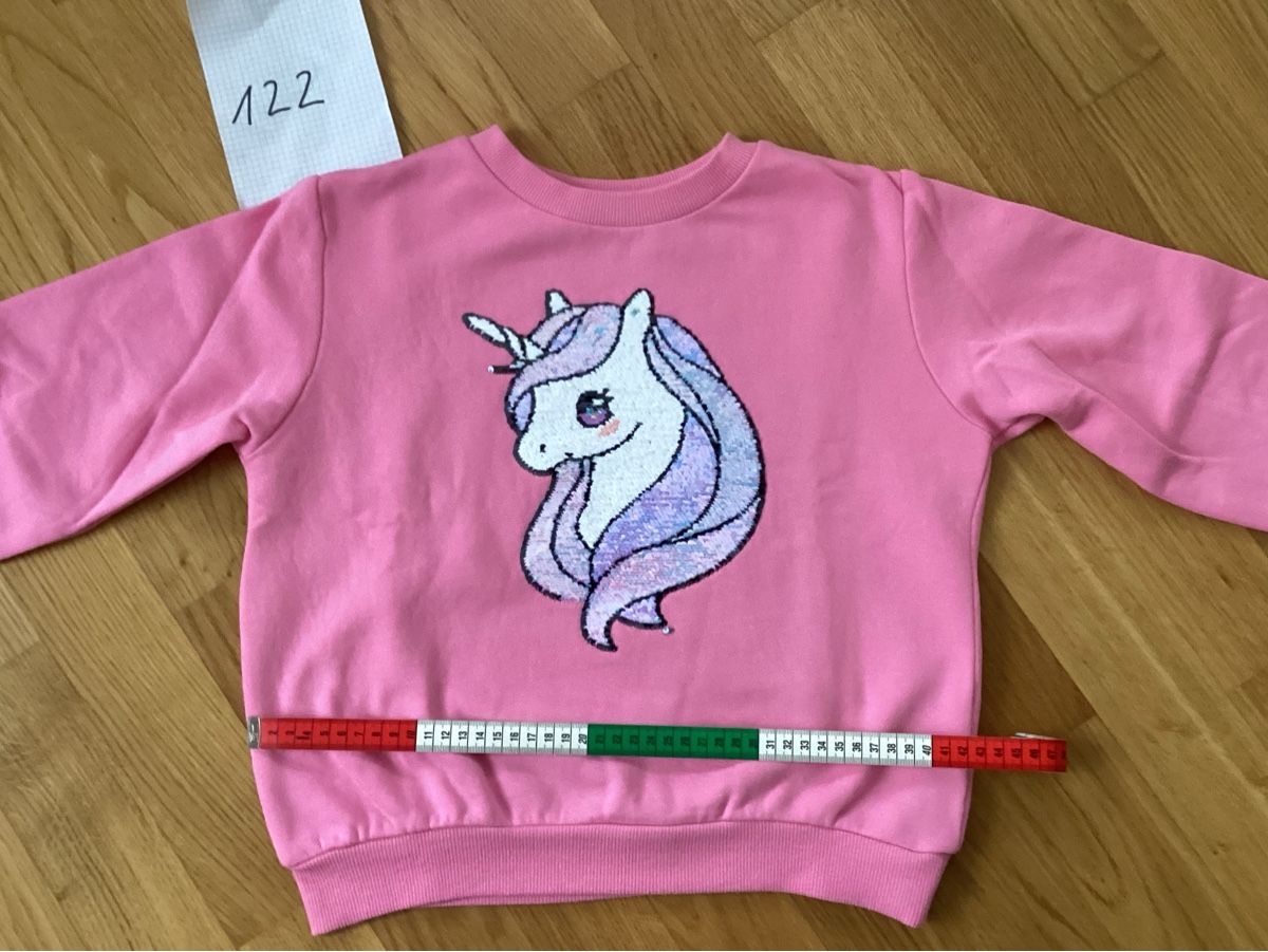 H&M Maglioni & Felpe: H&M Pulli mit Einhorn 🦄 , Grösse 122/128. – Usato da Arlesheim venduto da Swiss_family 5