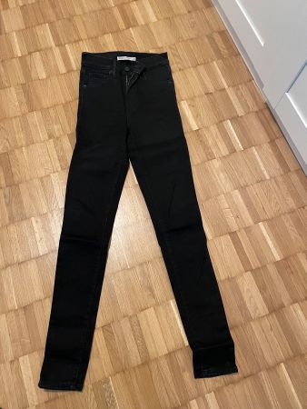 Levis Jeans 24