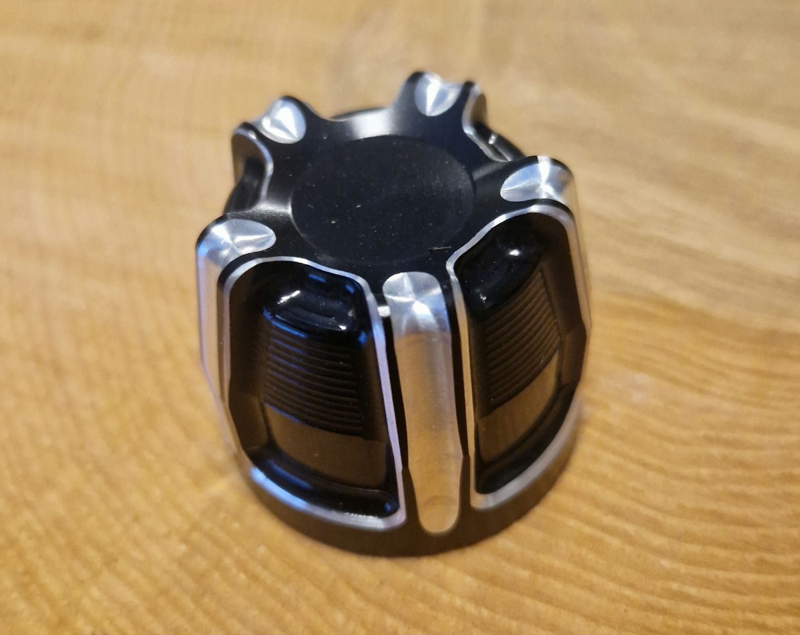 Harley-Davidson Tutti i ricambio per moto: Harley Davidson Vorderachsmutter-Abdeckung Custom – Nuovo e nell'imballaggio originale da Dorf venduto da Messer-Schweiz 3