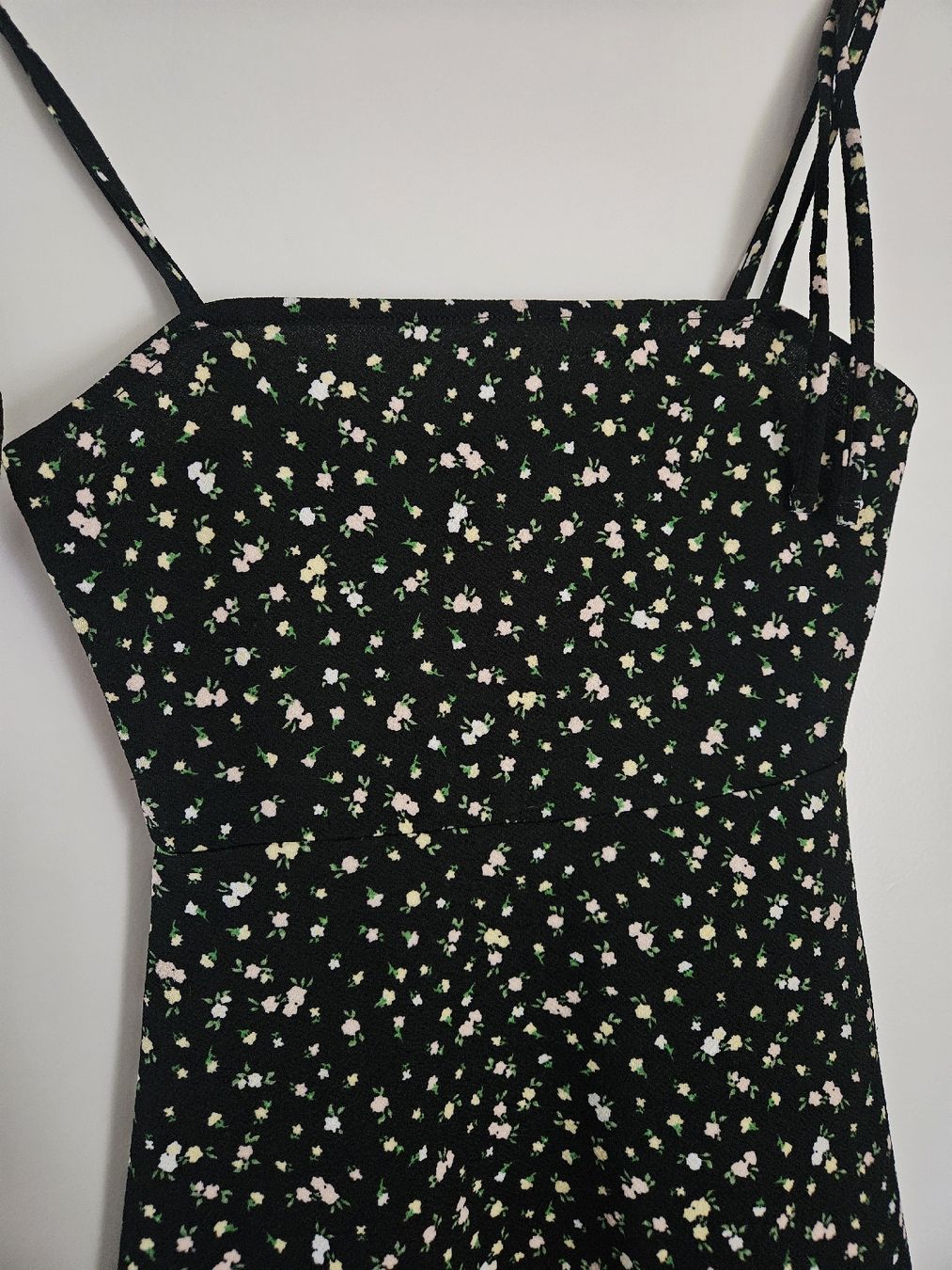 Kleider: Robe taille XS  – Gebraucht aus Vétroz von sas_yln5 1
