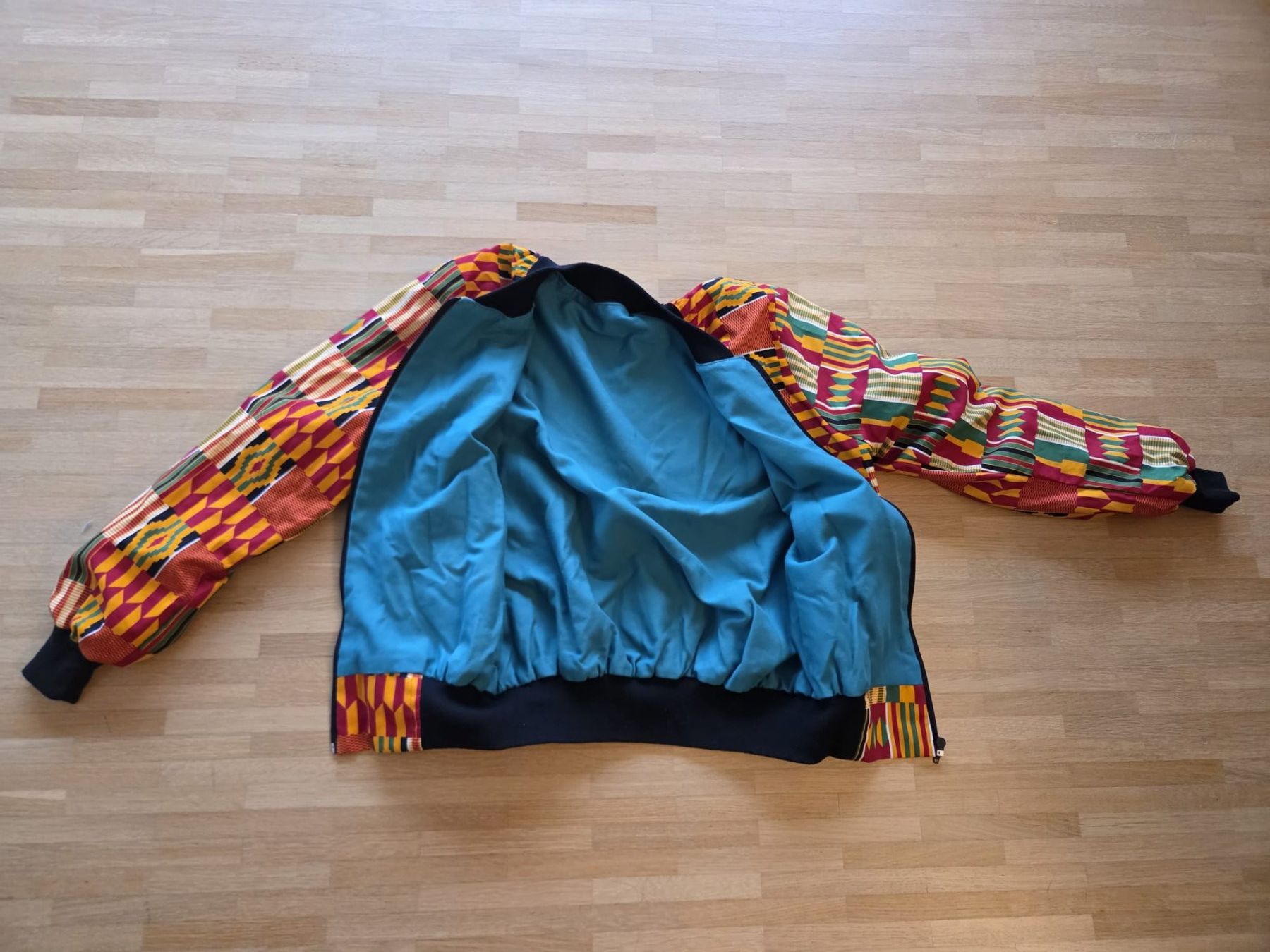 Giacche: Schöne Jacke mit Afrikanischem Print – Usato da Kriens venduto da Na_Ro 1