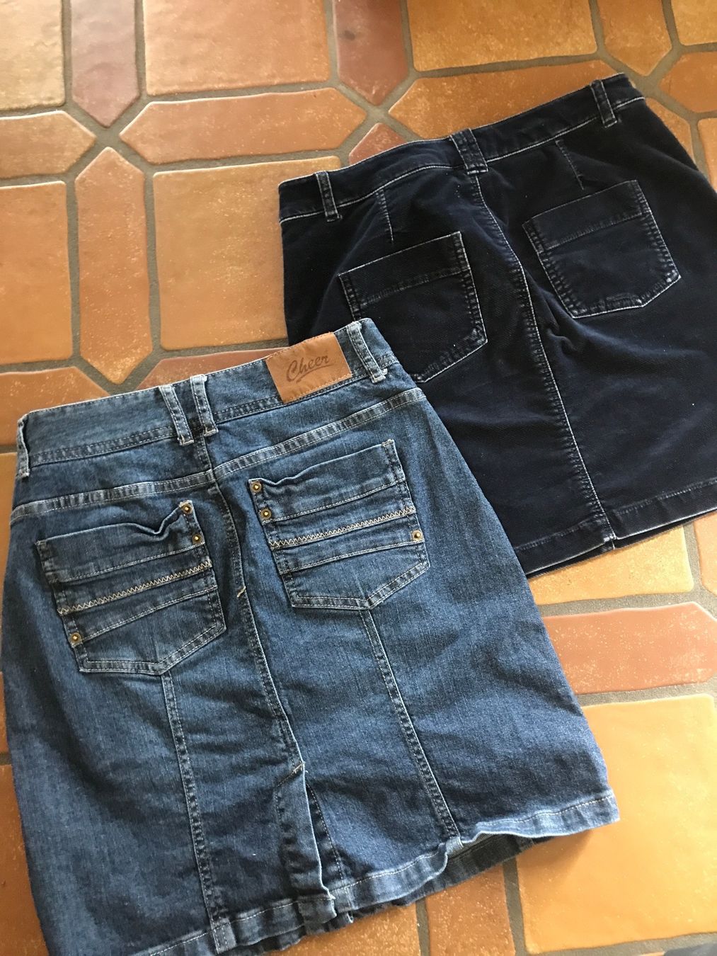 Lotti di vestiti: 2 Jupes blau Gr.38 – Usato da Waldenburg venduto da Oliro75 1