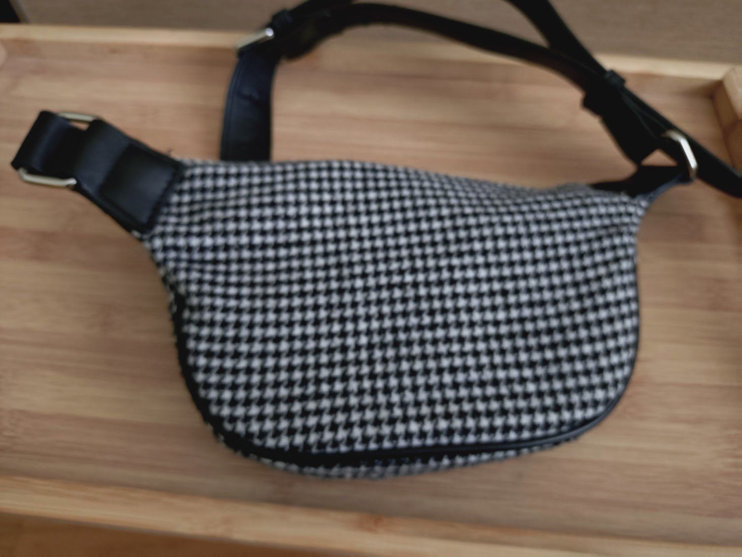 Mango Borse da donna: MANGO Bauchtasche Karomuster schwarz weiss – Usato da Balgach venduto da lymax 2