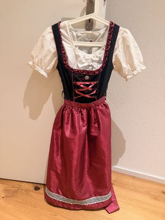 Dirndl Grösse 34