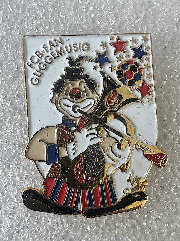 FC Basel Placchette & Badge: Pin FC BASEL Fan Guggemusig – Usato da Basel venduto da fasnachtsoutlet1965