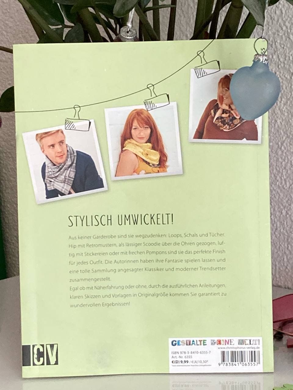 Libri: Loops, Schals & Tücher nähen – Usato da Frauenfeld venduto da AlphaCentauri_369_ 1