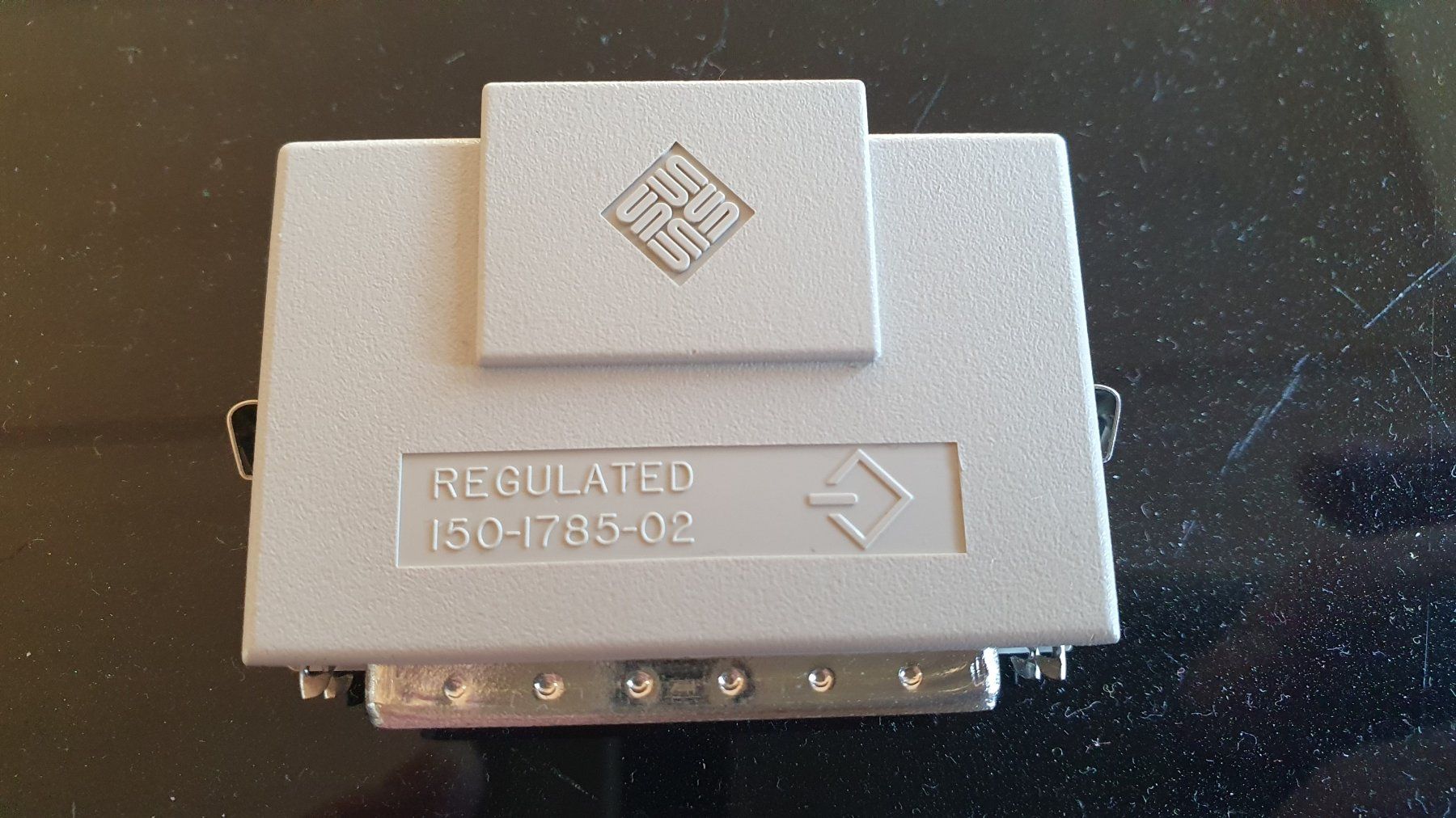 Laufwerke & Adapter: Sun Microsystems 150-1785-02 SCSI Terminator – Gebraucht aus Giswil von online-Brockenhaus