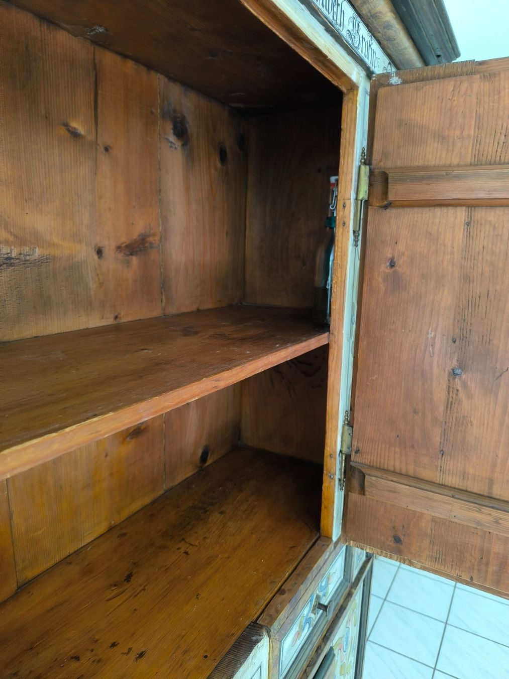 Armadi: Bemalter Bauernschrank 18Jht – Usato da Riehen venduto da tin_yx6j 4