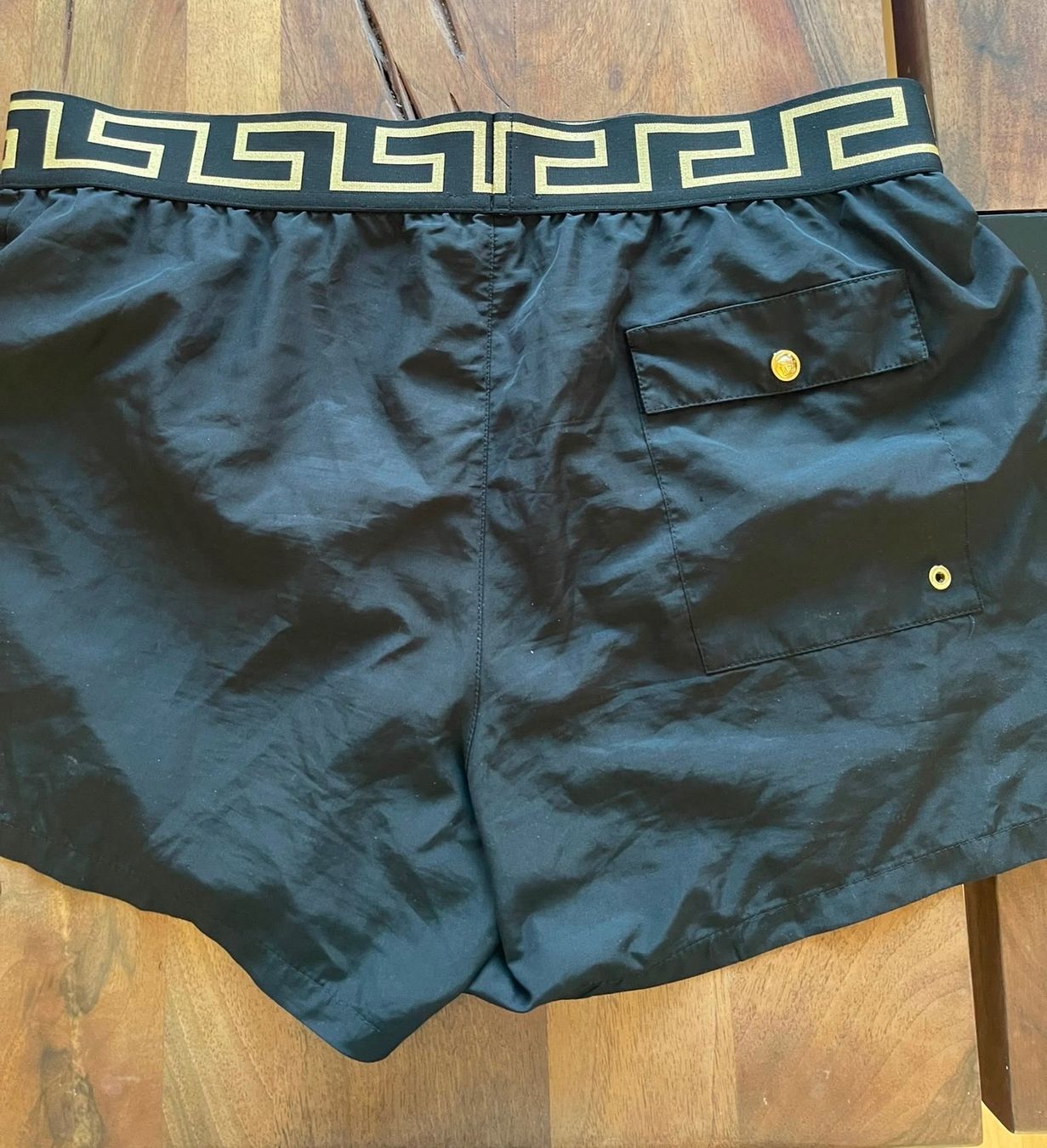 Versace Hosen: Versace Badehose schwarz Grösse 5 / M – Gebraucht aus Zürich von AryaLia 1