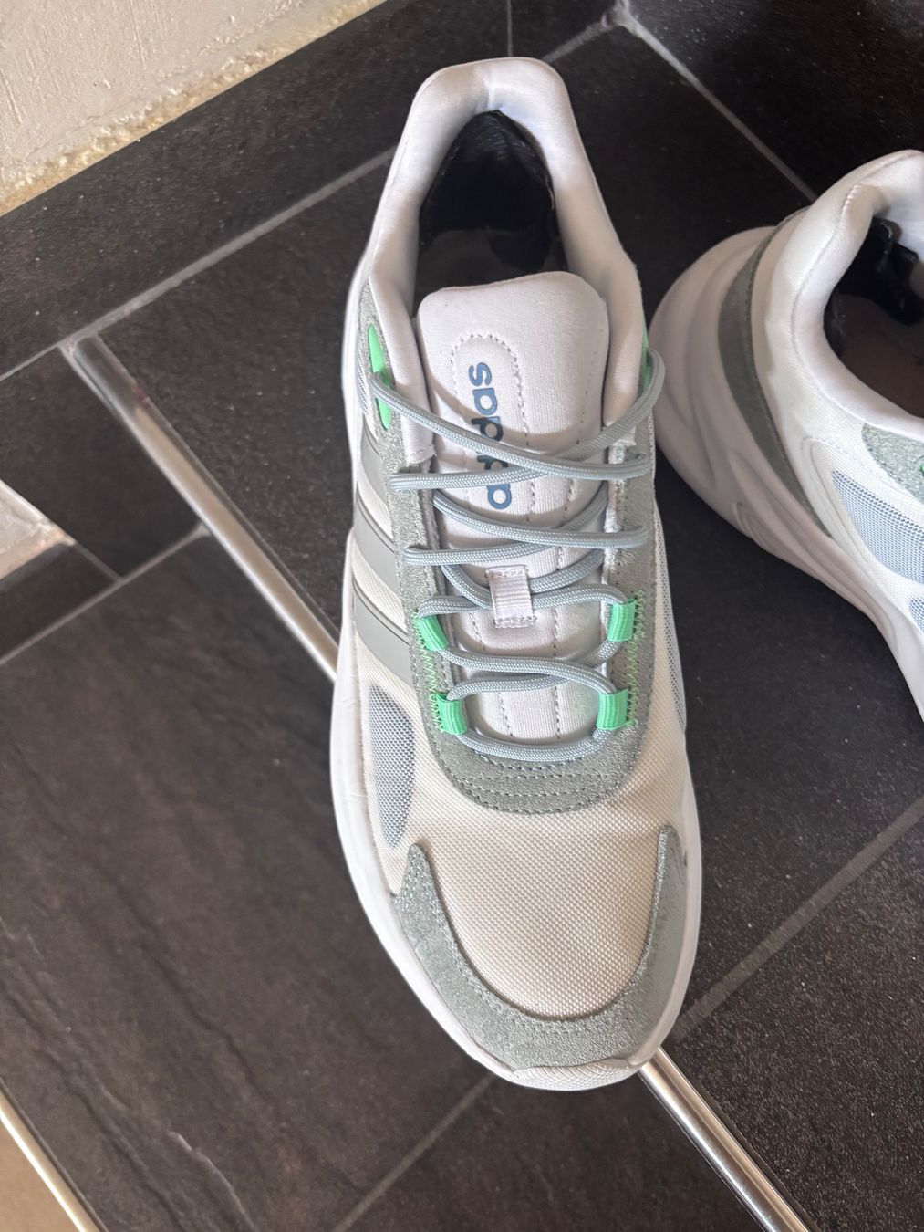 Adidas Scarpe da uomo: Sneaker Adidas weiss 44 – Usato da Balsthal venduto da Uroby 1