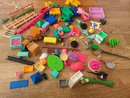 Konvolut Spielzeug Zubehör möbel Figurenteile 