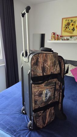 2 Reisetaschen mit Rollen Tarnmuster neuwertig  einmal gebra