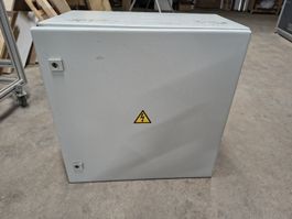 Schaltschrank mit Blech (600x300x600 mm)