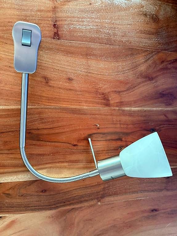 Lampade: 2 flexible Steckdosenlampen mit Glasschirm – Usato da Zollikofen venduto da hri_r8pr 1