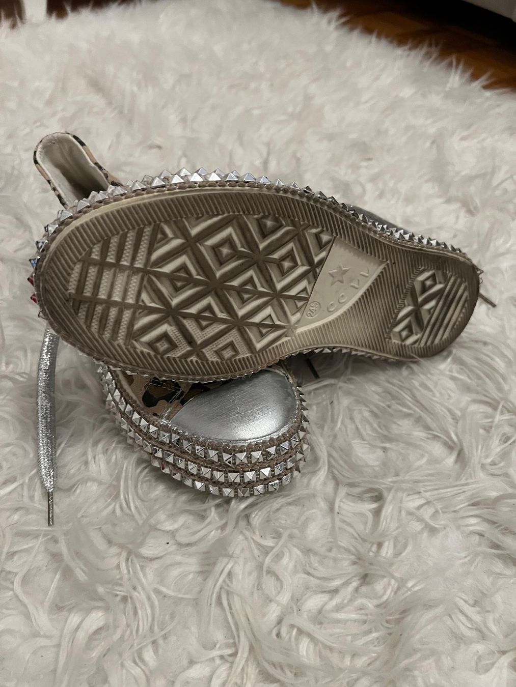 Scarpe da donna: Baskets léopard à clous argentés tendance ✨ – Usato da Lausanne venduto da arm_7t8p 2