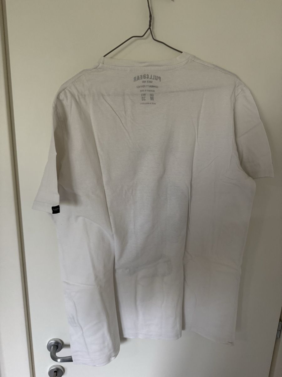 Pull&Bear T-Shirts: Maglietta bianca Pull&Bear – Gebraucht aus Balerna von nic_s7dt 2