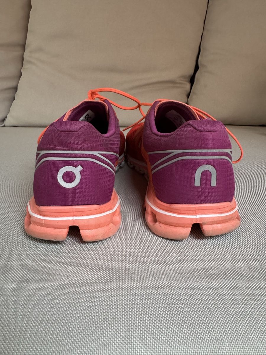 Scarpe da donna: Chaussures de course ON, pointure 40 – Usato da Boudry venduto da jul_l9mr 1