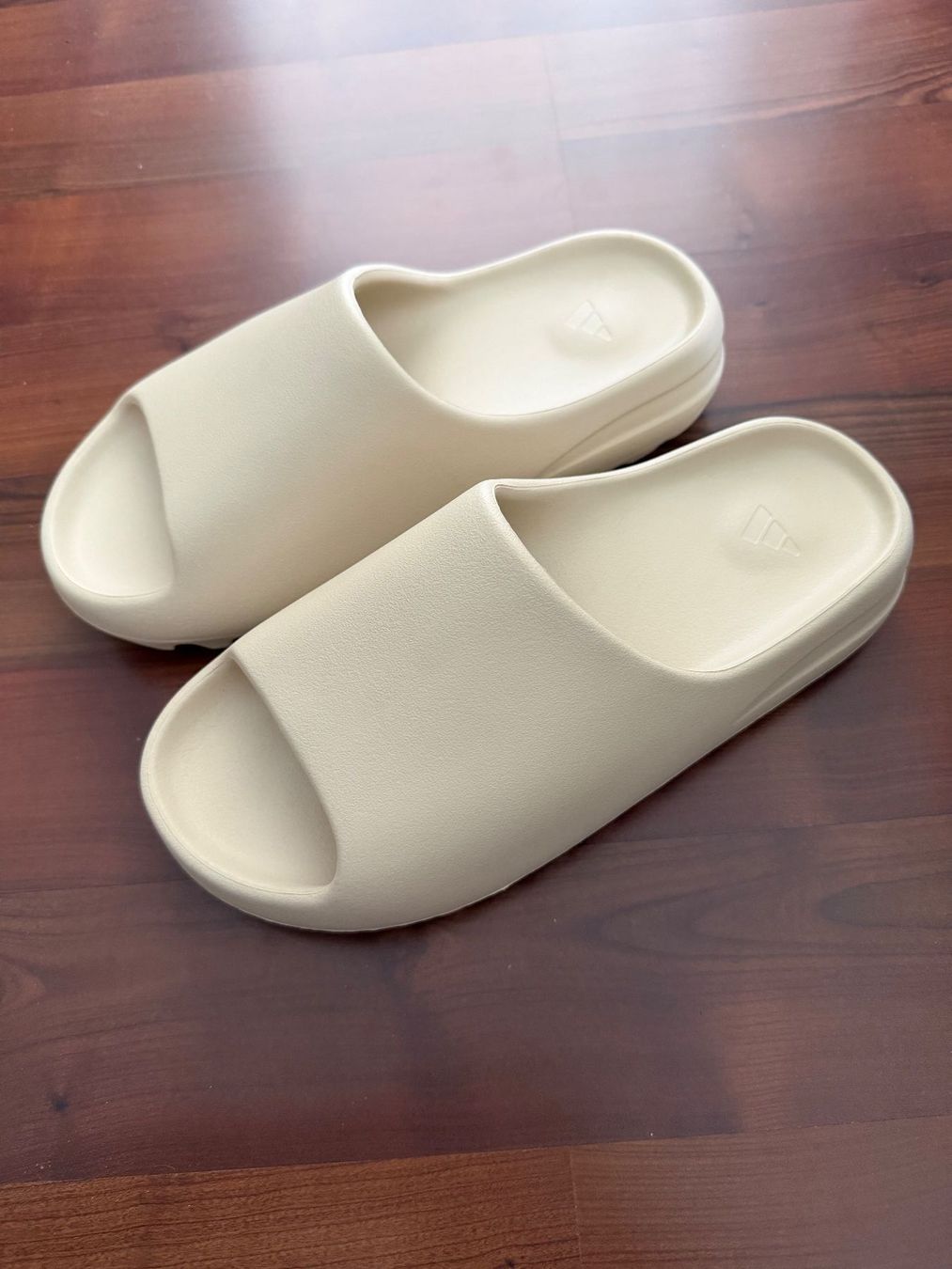 Adidas Scarpe da uomo: Yeezy Slide Bone – Nuovo e nell'imballaggio originale da Grabs venduto da Alvin13