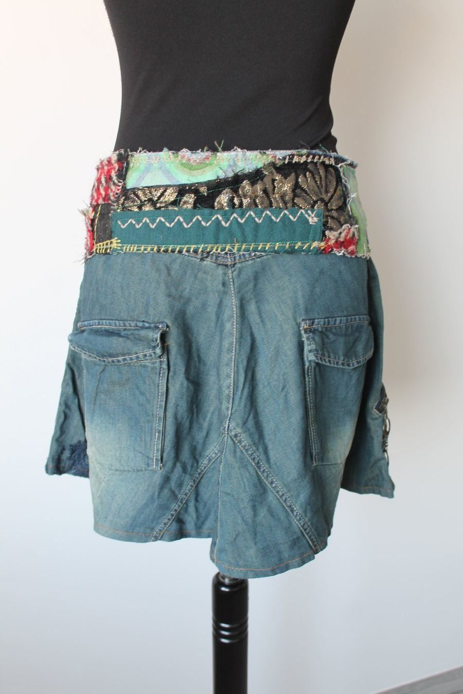 Desigual Gonne: Jupe DESIGUAL taille 38 – Usato da Watt venduto da Willis4 1