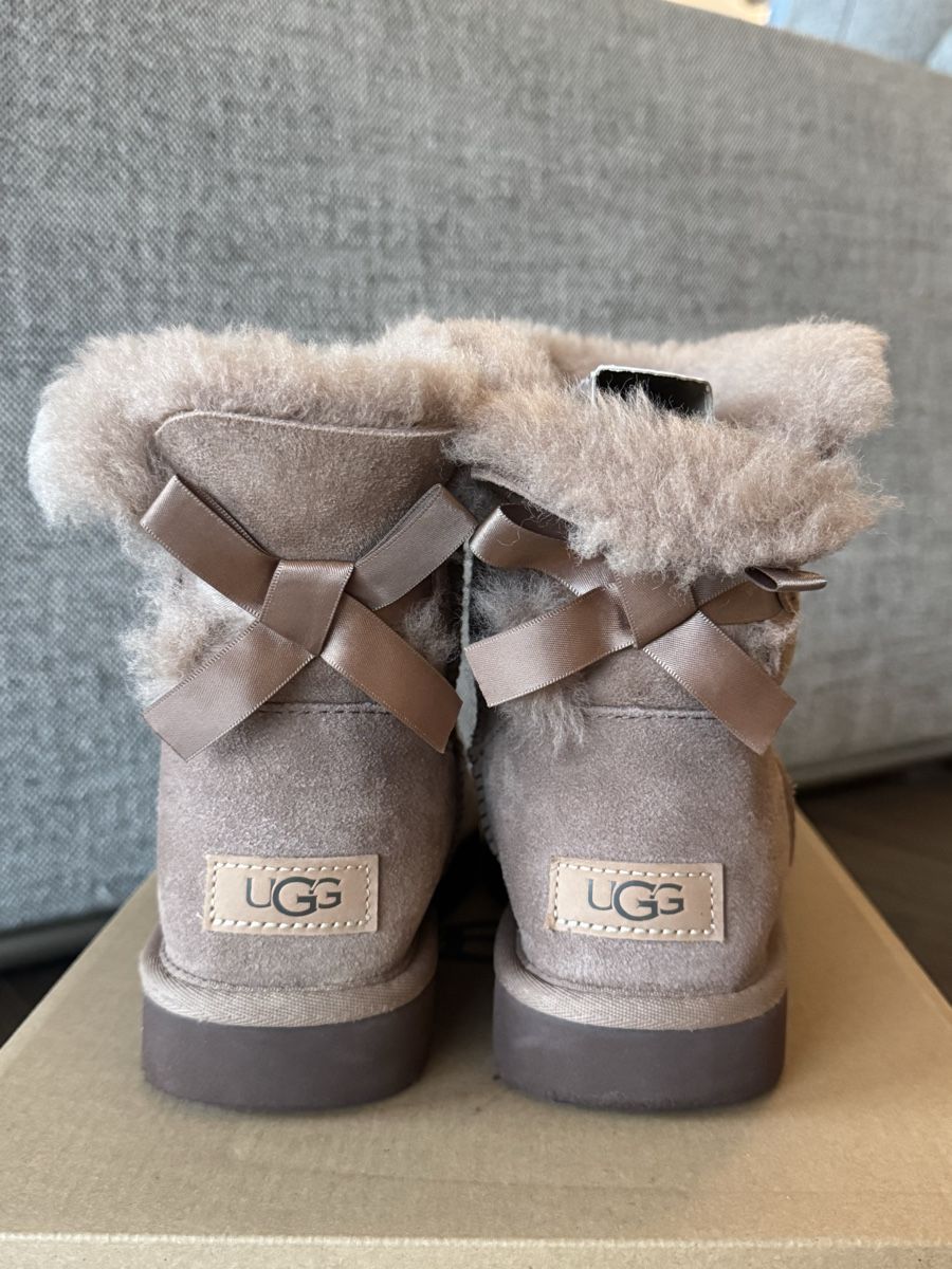 Ugg Chaussures filles: UGG mini 38 – D'occasion à Uitikon Waldegg par Natalie.Lue 4